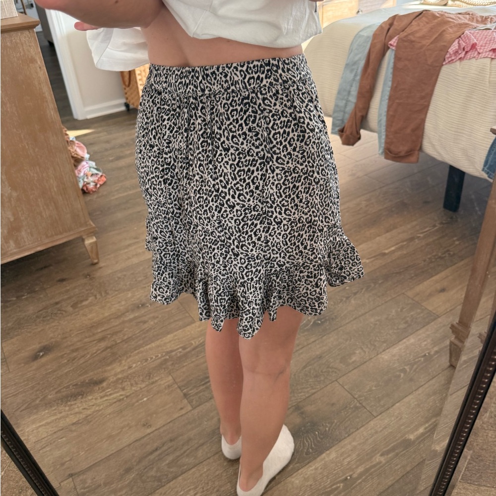 Leopard Print Ruffle mini Skirt - Picture 3 of 5